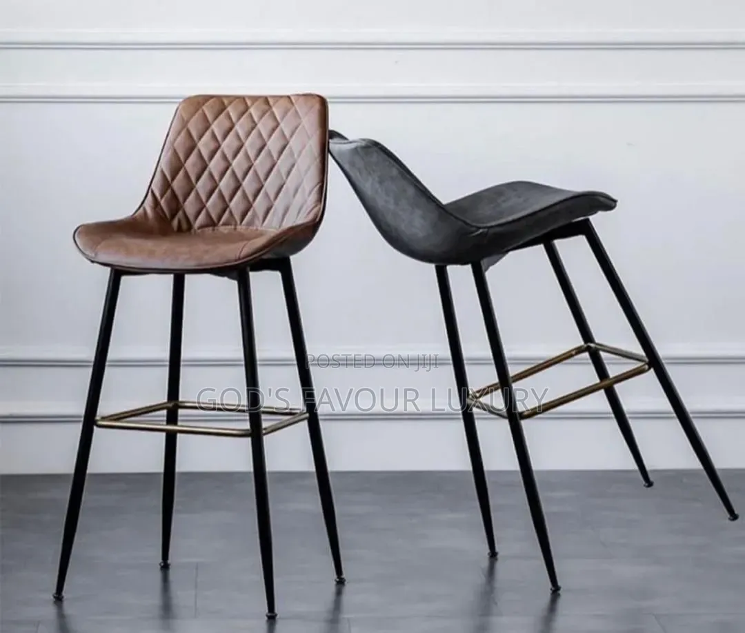 Modebar Stool Bar.