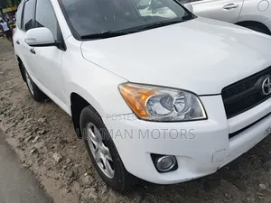 Toyota RAV4 V6 2009 White