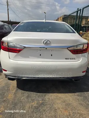 Lexus ES 2016 White