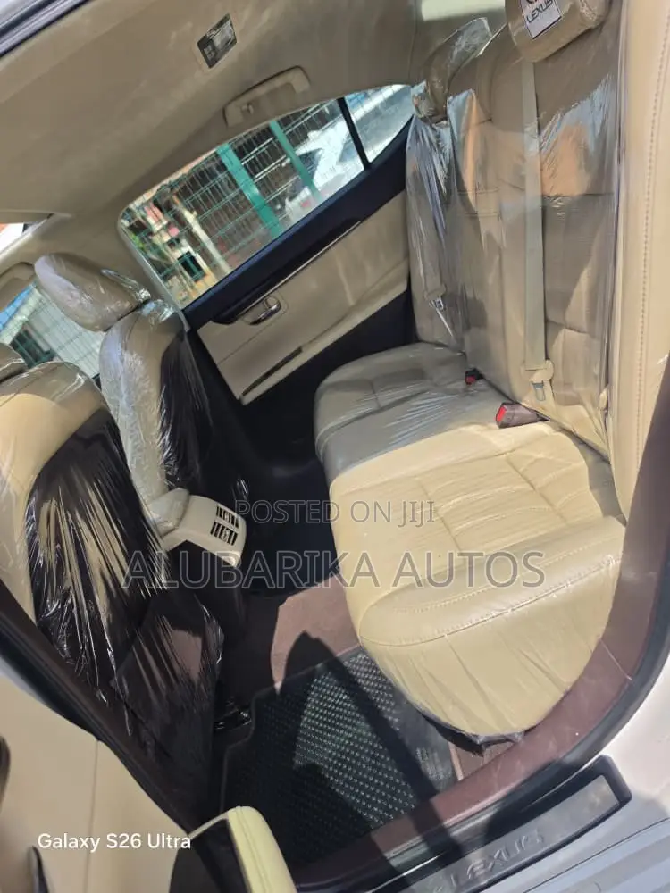 Lexus ES 2016 White