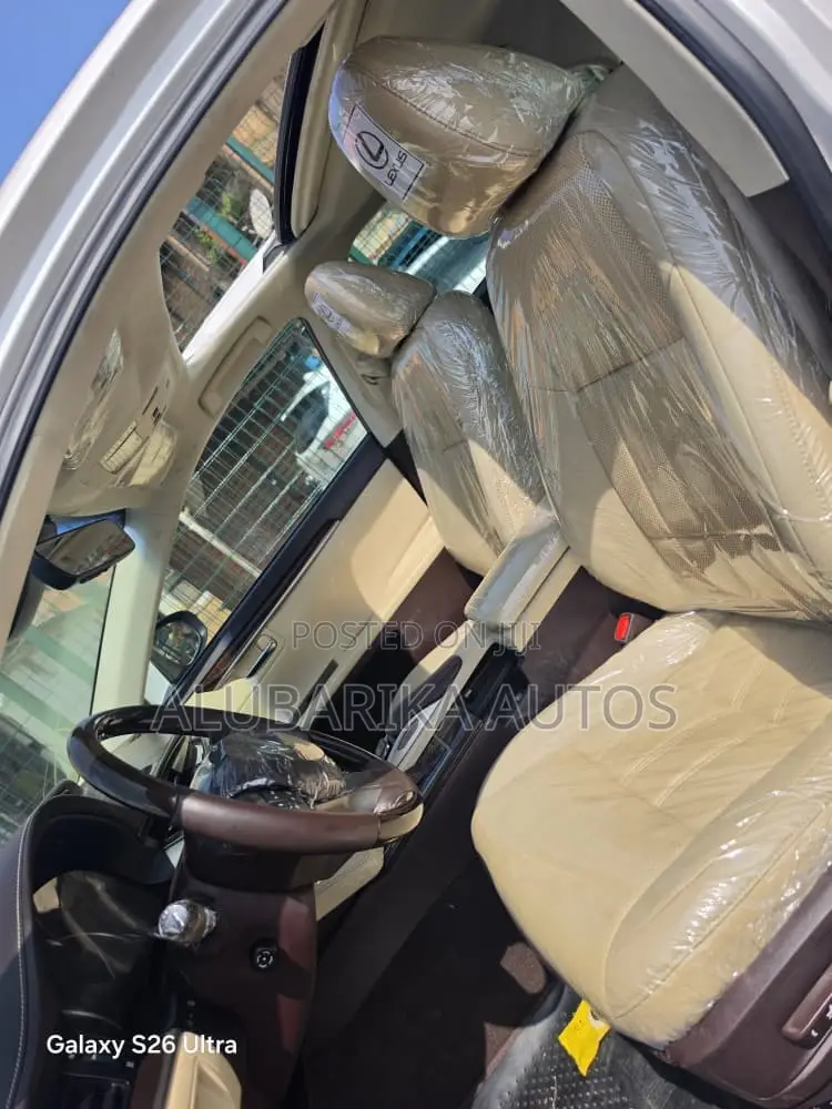 Lexus ES 2016 White