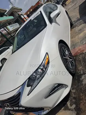 Lexus ES 2016 White