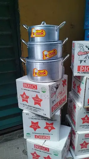 Picasso 3 Set Aluminum Pots.
7/8/9 Inch Sizes