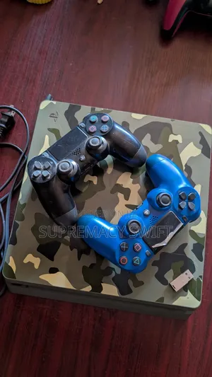 Playstation 4 Slim