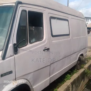 Mercedes-Benz V-Class 2000 White