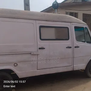 Mercedes-Benz V-Class 2000 White