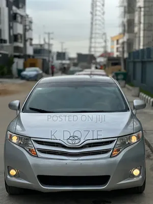 Toyota Venza XLE 2010 Silver