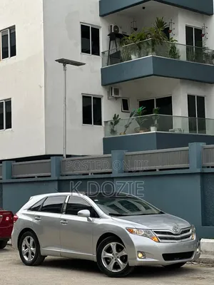 Toyota Venza XLE 2010 Silver
