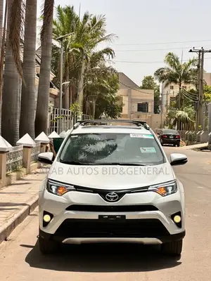 Toyota RAV4 Limited FWD (2.5L 4cyl 6A) 2016 White