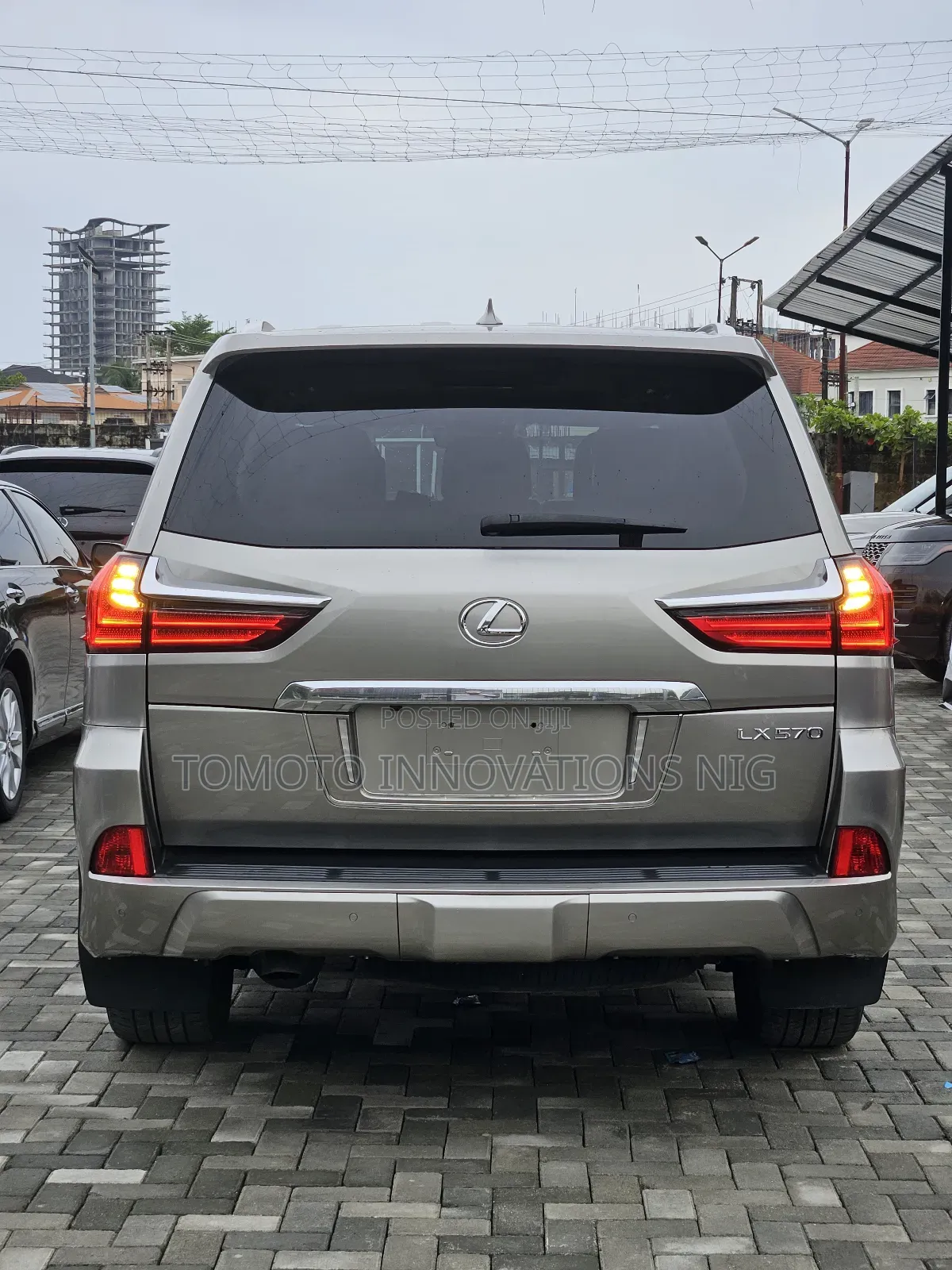 Lexus LX 570 AWD 2018 Gold