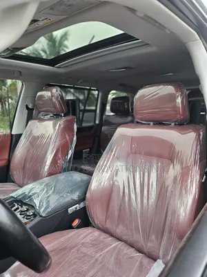 Lexus LX 570 AWD 2018 Gold