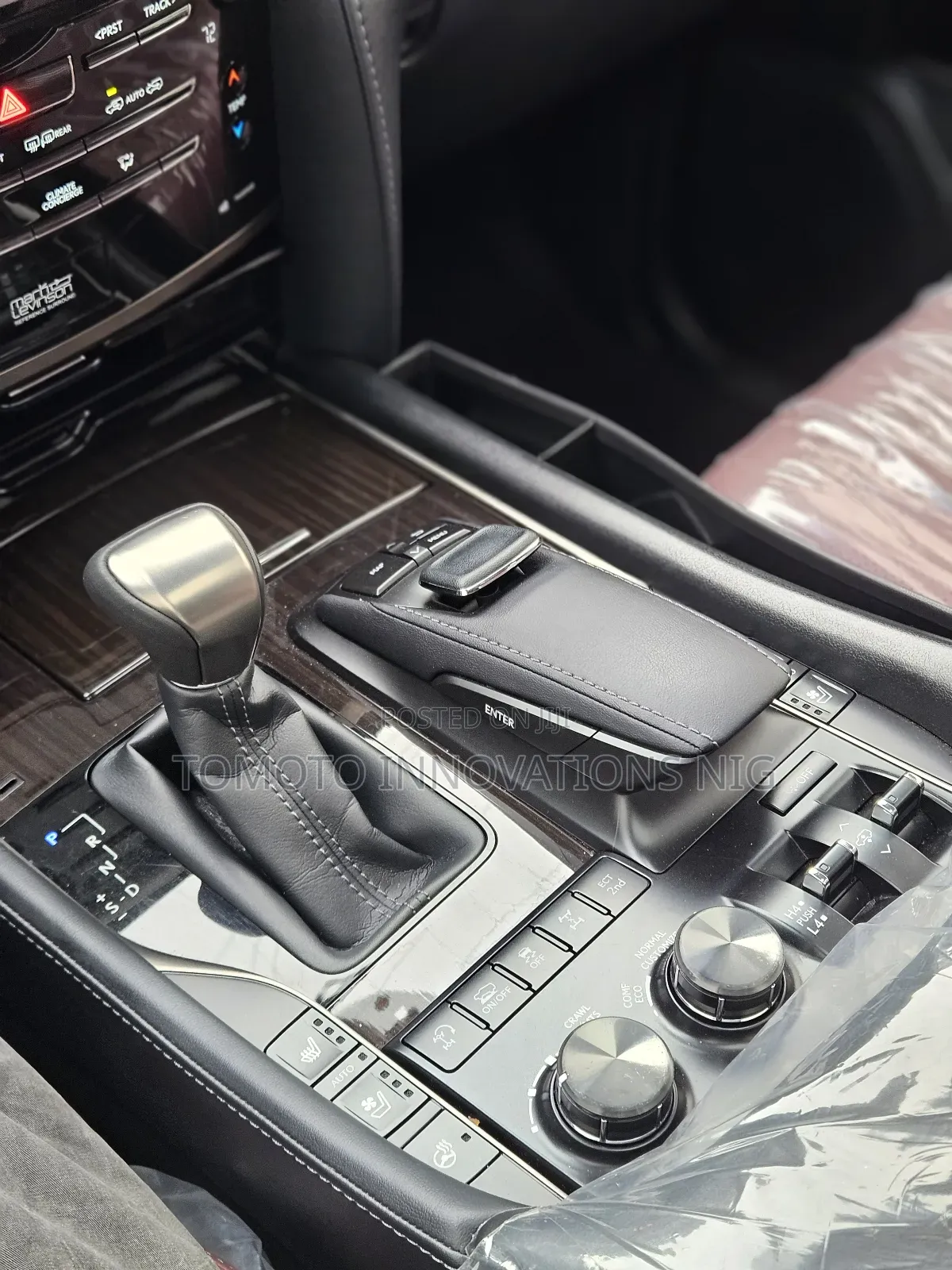 Lexus LX 570 AWD 2018 Gold