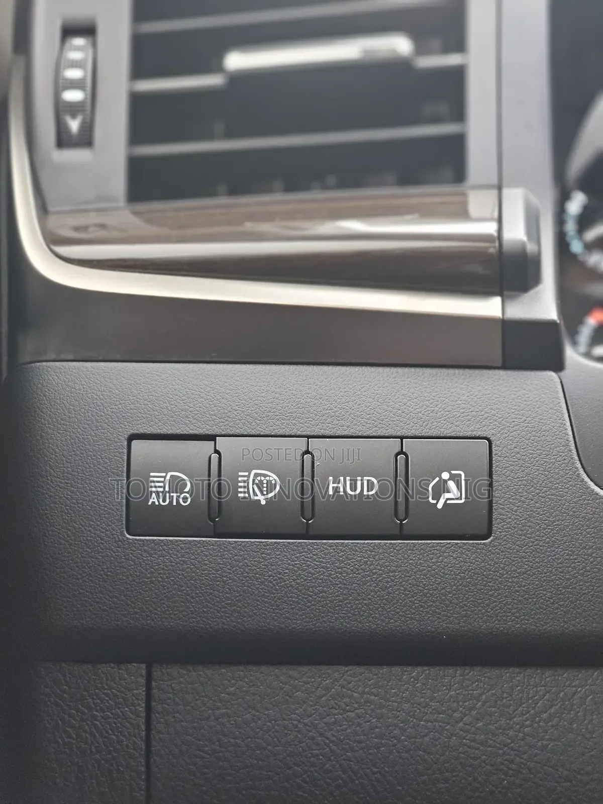 Lexus LX 570 AWD 2018 Gold