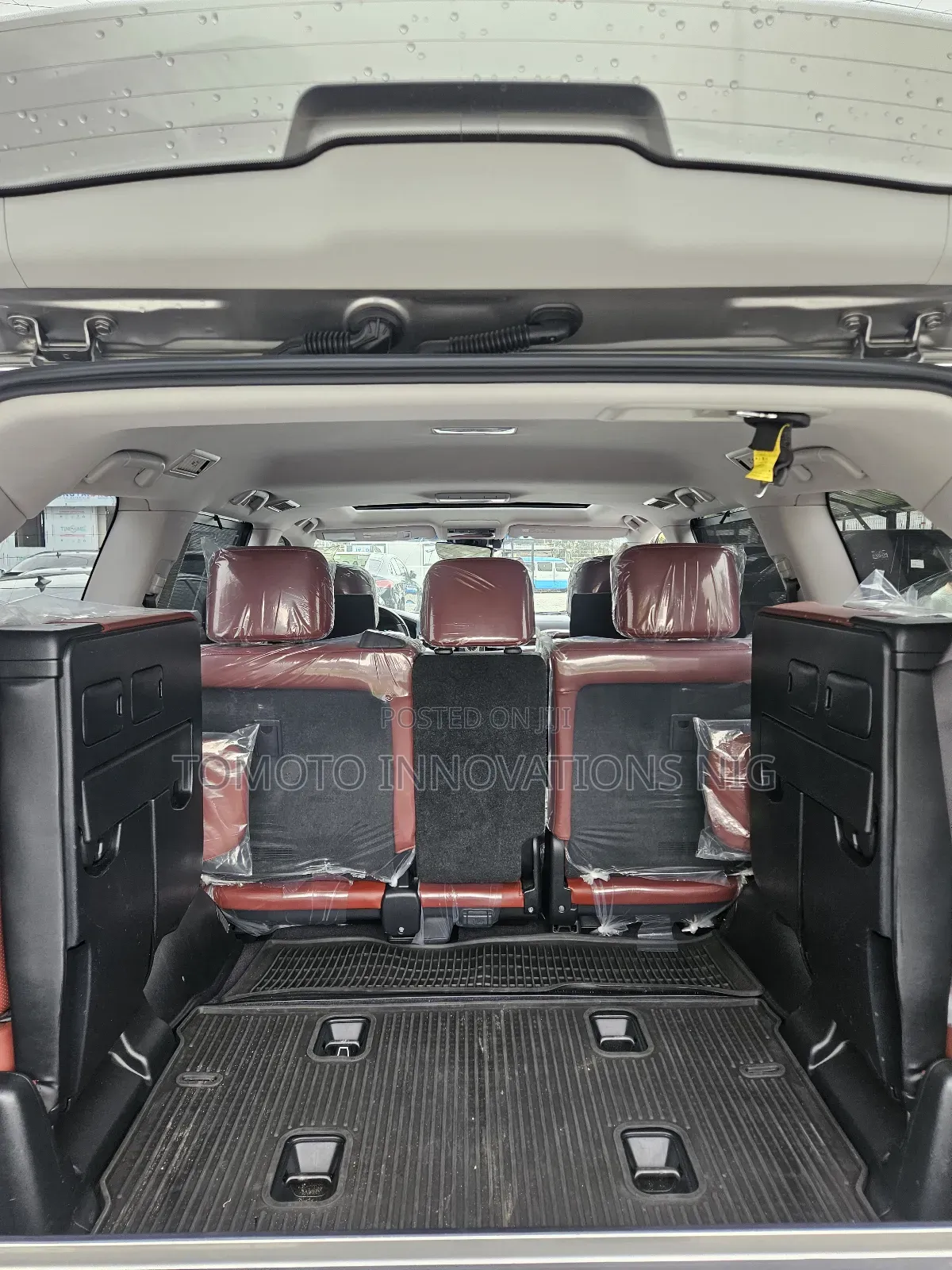 Lexus LX 570 AWD 2018 Gold