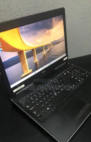 Laptop Dell Precision 7520 12GB Intel Core i7 SSD 256GB