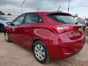 Hyundai Elantra ECO Sedan FWD (1.4L 4cyl 7A) 2017 Red