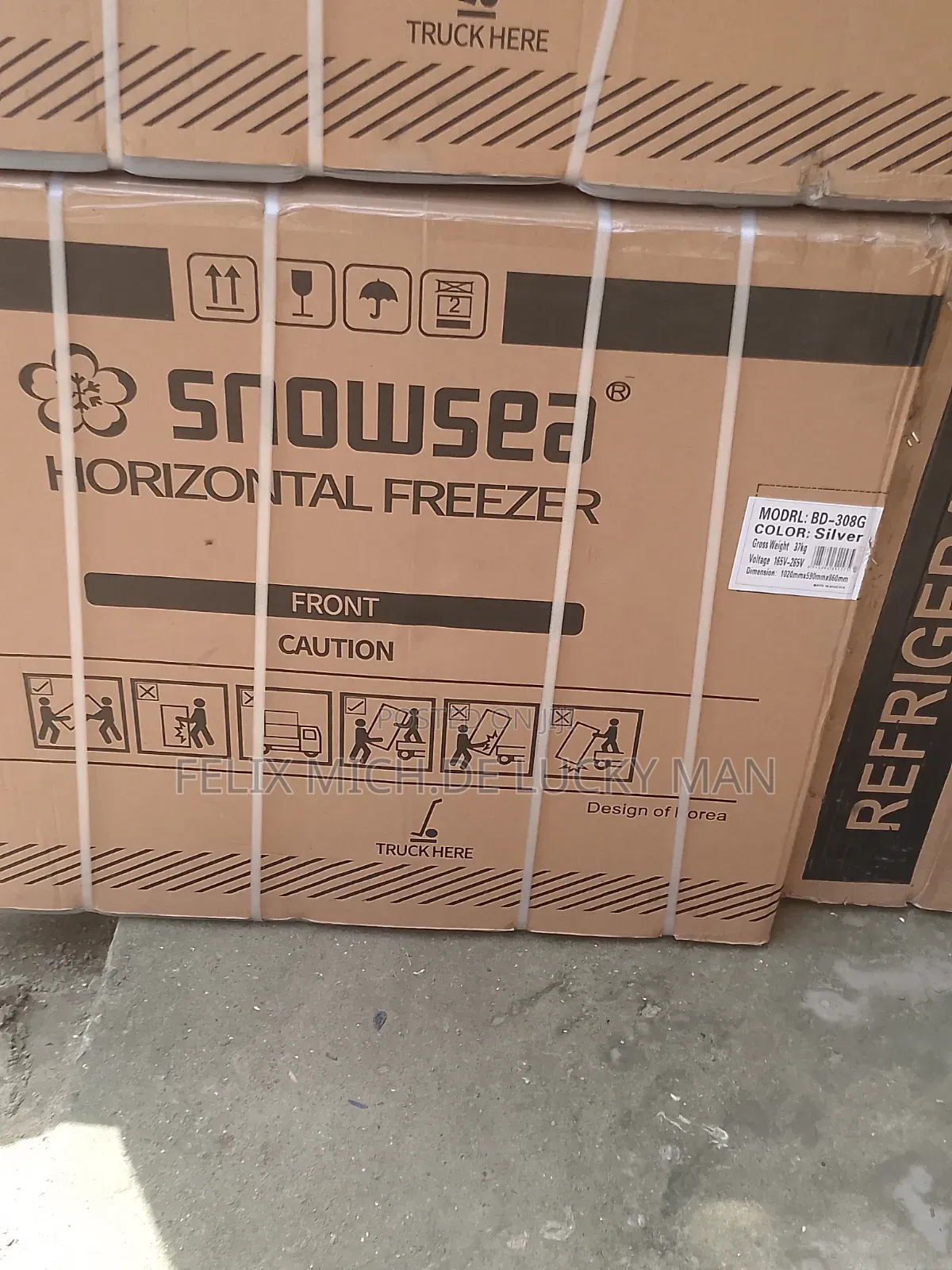 158 Snow Sea Freezer
