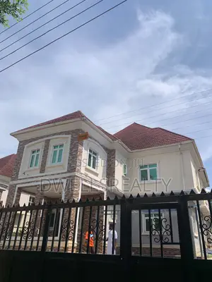 4bdrm Duplex in Fynestone Estate, Life Camp for sale