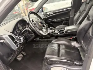 Porsche Cayenne Platinum Edition AWD 2017 White