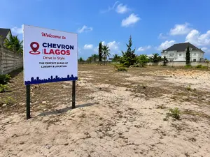 Land for Sale in an Estate at Chevron