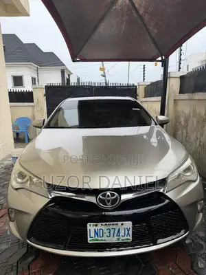 Toyota Camry LE 4dr Sedan (2.5L 4cyl 6A) 2015 Gold