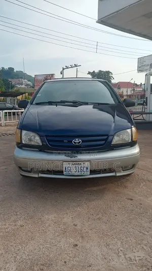 Toyota Sienna LE & 1 hatch 2000 Blue