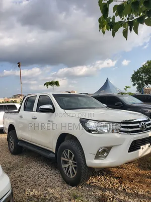 Toyota Hilux 2019 White