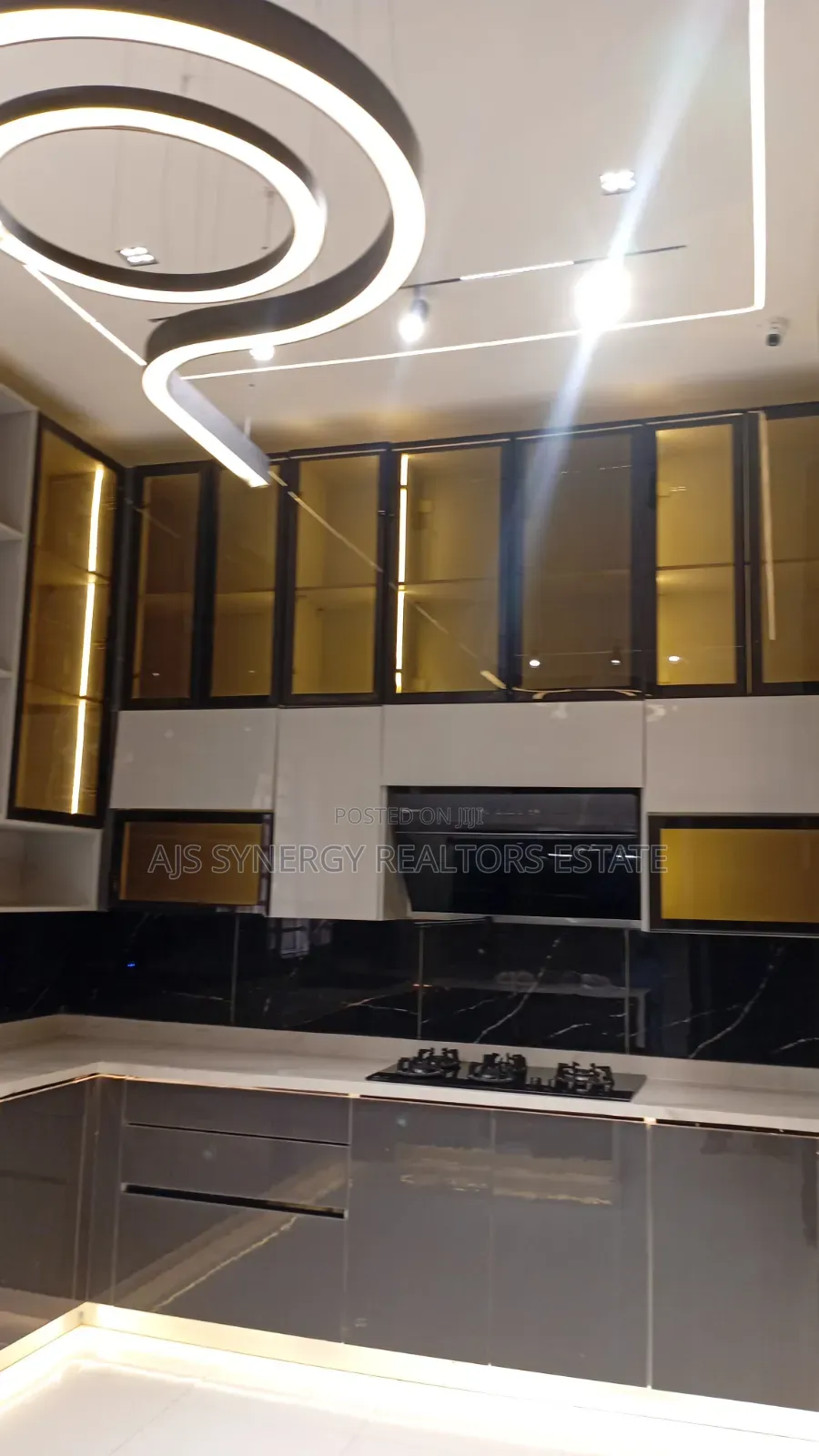 For Sale *5-Bedroom Fully Detached Duplex*