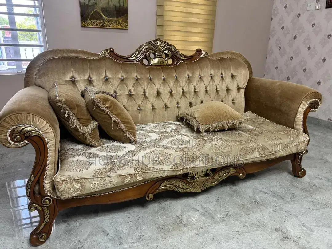 7 Seaters Royal Sofa With Center Table