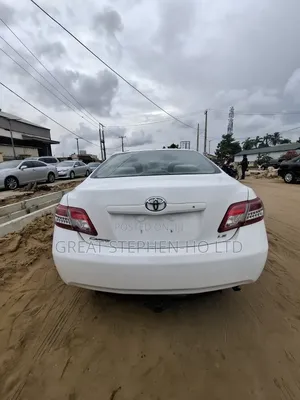 Toyota Camry LE 4dr Sedan (2.5L 4cyl 6A) 2011 White