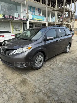 Toyota Sienna 2013 Gray