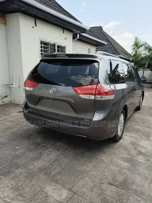 Toyota Sienna XLE 7 Passenger Mobility 2012 Gray