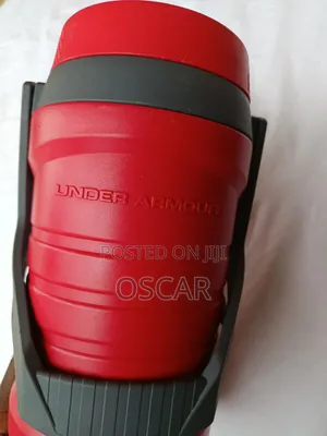 Thermo / Hot and Cold Water Retaining Water Bottles.