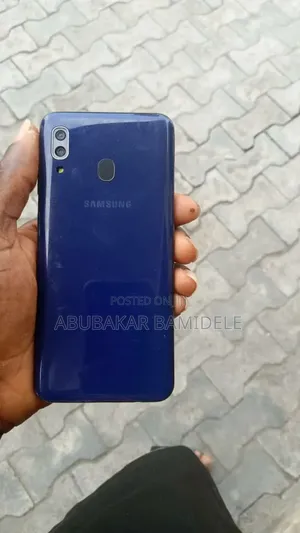 Samsung Galaxy A20 32 GB Blue