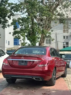 Mercedes-Benz C300 2016 Red