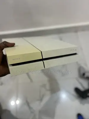 Play Station 4