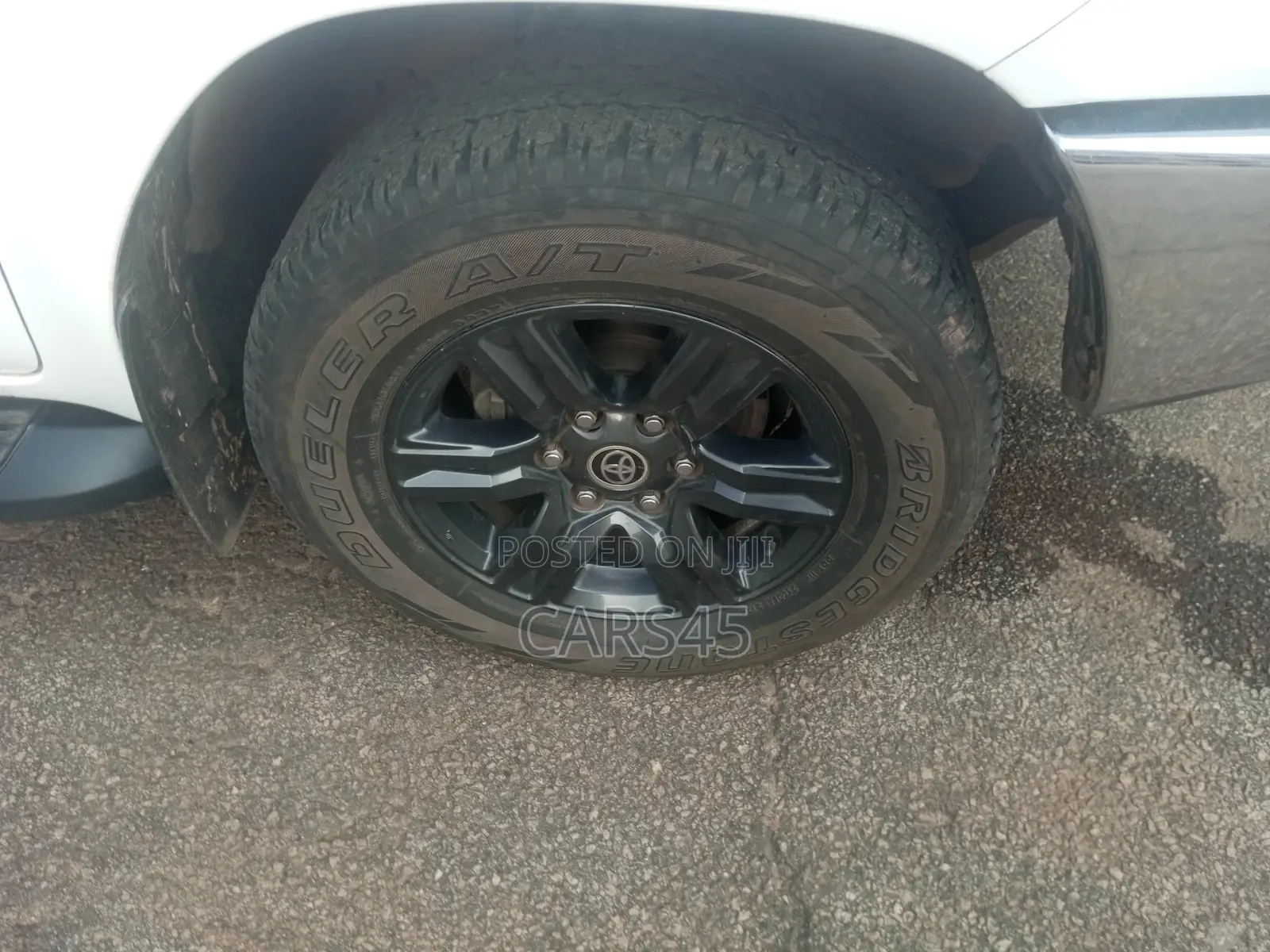 Toyota Hilux 2025 White