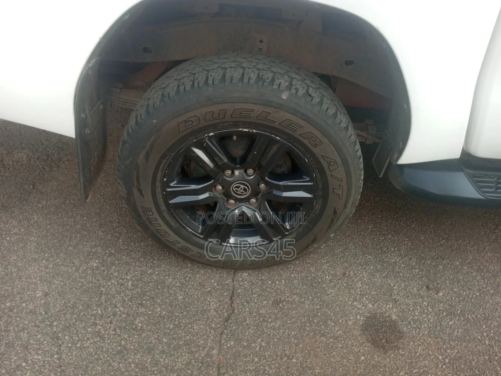 Toyota Hilux 2025 White