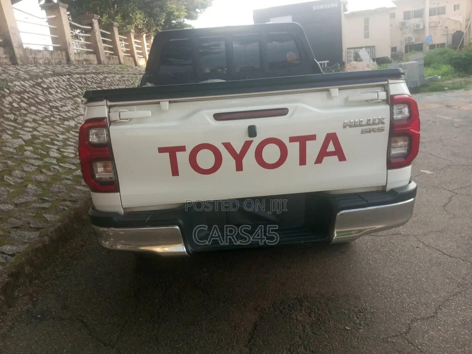 Toyota Hilux 2025 White