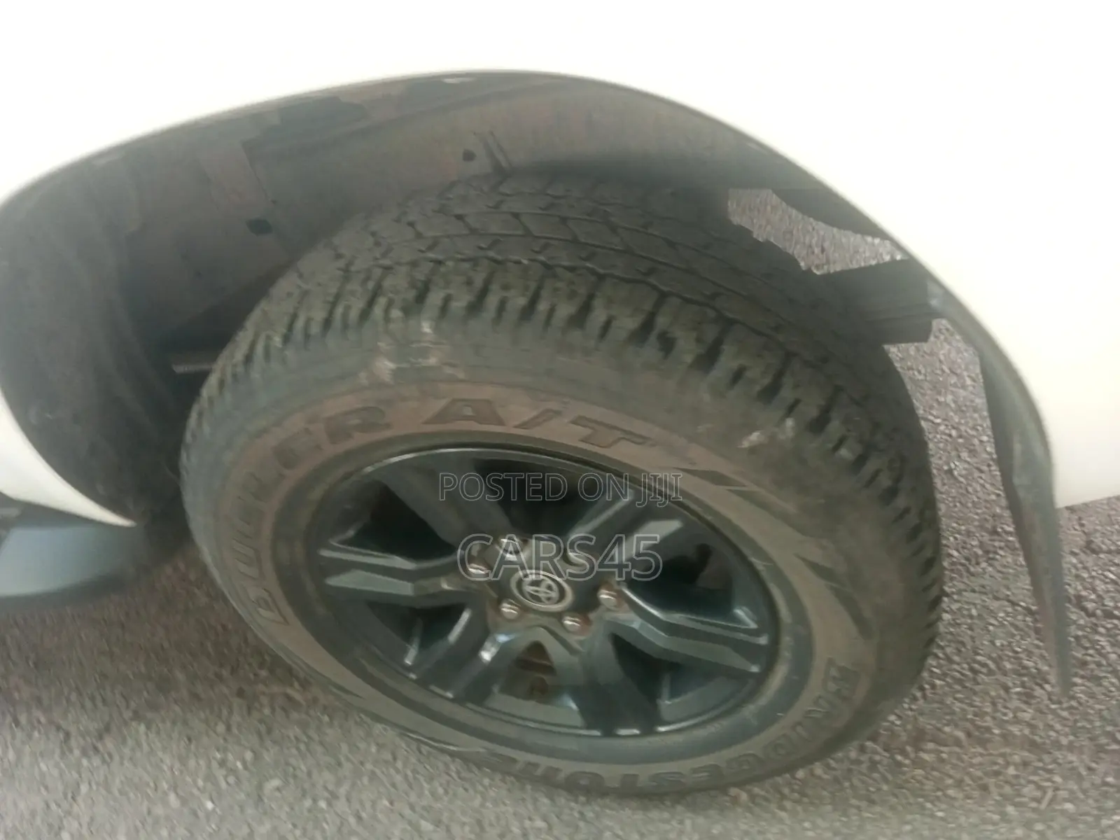 Toyota Hilux 2025 White