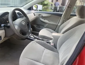 Toyota Corolla LE 4dr Sedan (1.8L 4 cyl 4A) 2009 Red