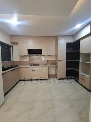 3bdrm Block of Flats in Lekki Phase 1 for rent