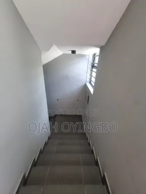 3bdrm Block of Flats in Lekki Phase 1 for rent