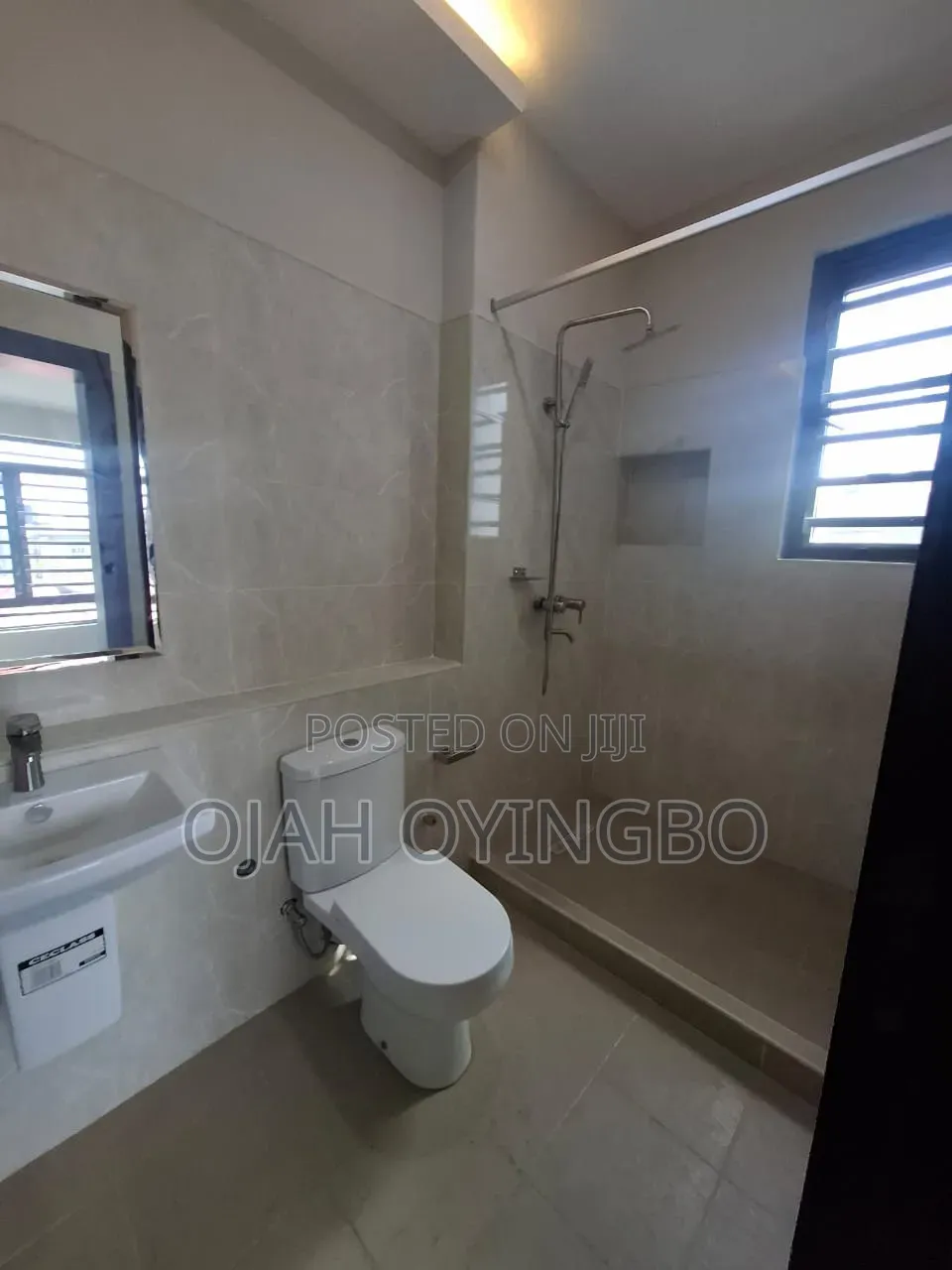 3bdrm Block of Flats in Lekki Phase 1 for rent