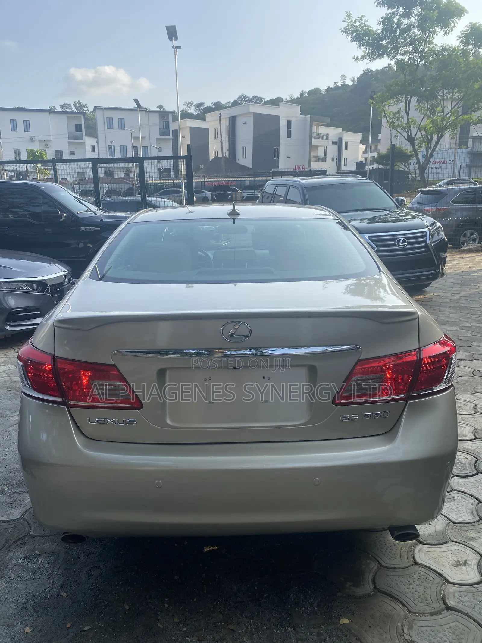 Lexus ES 350 2011 Gold