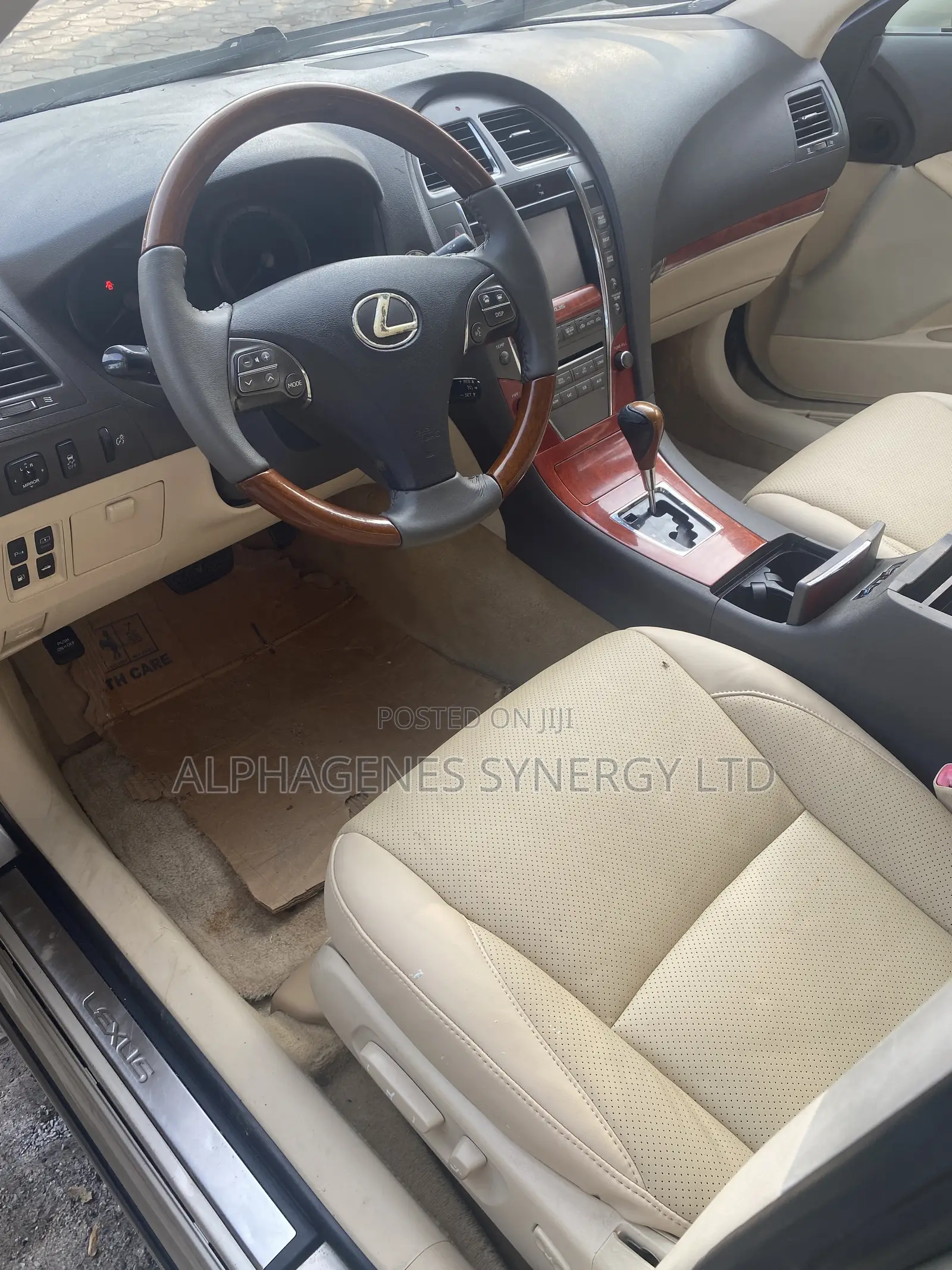 Lexus ES 350 2011 Gold