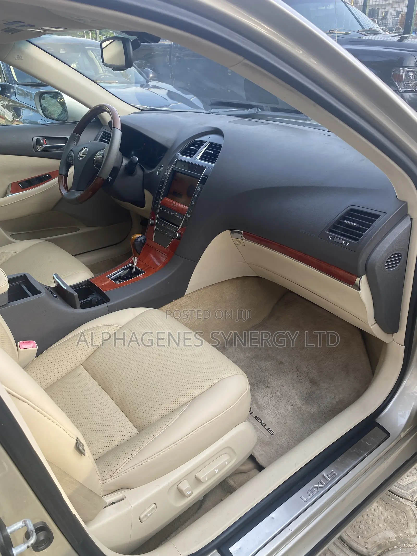 Lexus ES 350 2011 Gold