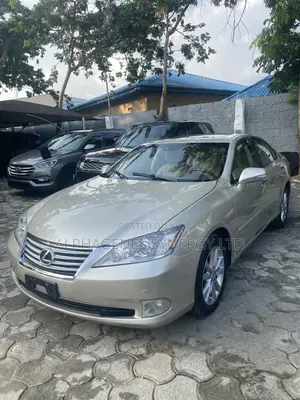 Lexus ES 350 2011 Gold