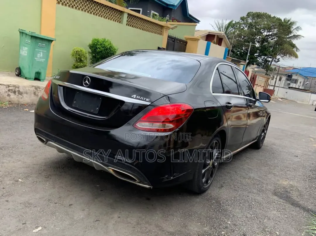 Mercedes-Benz C300 2015 Black
