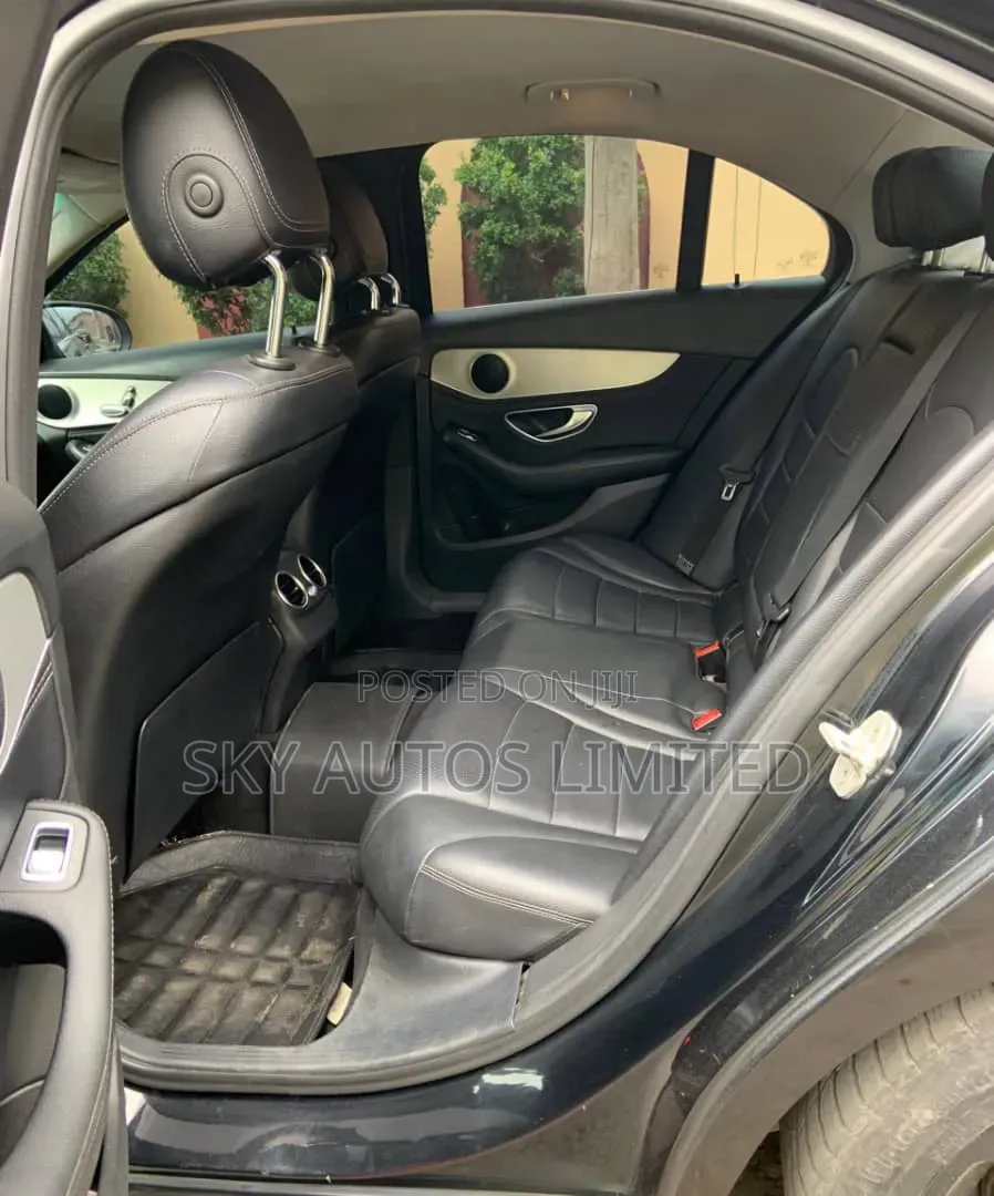 Mercedes-Benz C300 2015 Black